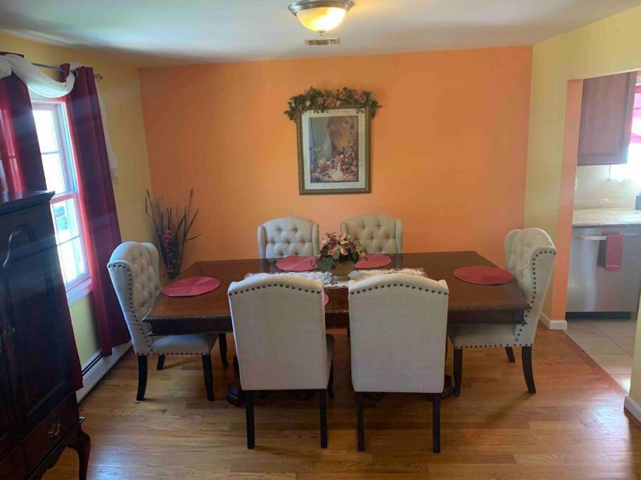 Family 3-Bedroom Home อลิซาเบธ ภายนอก รูปภาพ