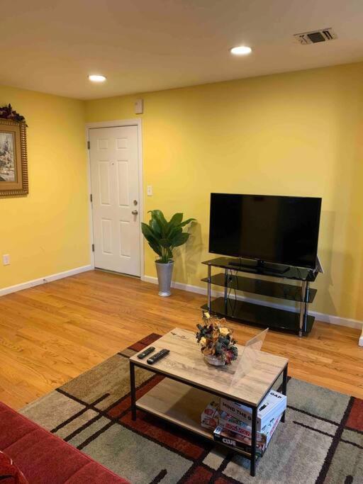 Family 3-Bedroom Home อลิซาเบธ ภายนอก รูปภาพ