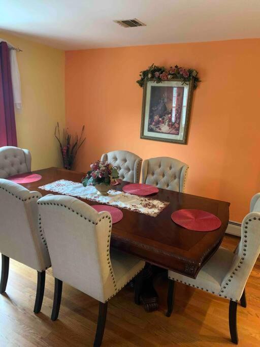Family 3-Bedroom Home อลิซาเบธ ภายนอก รูปภาพ